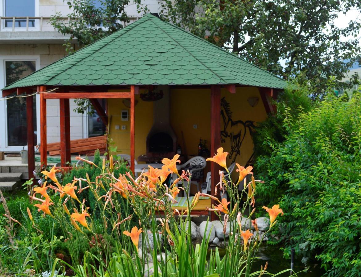 Begonia-Dom S Jednou Spalnou Bešeňová Habitación foto